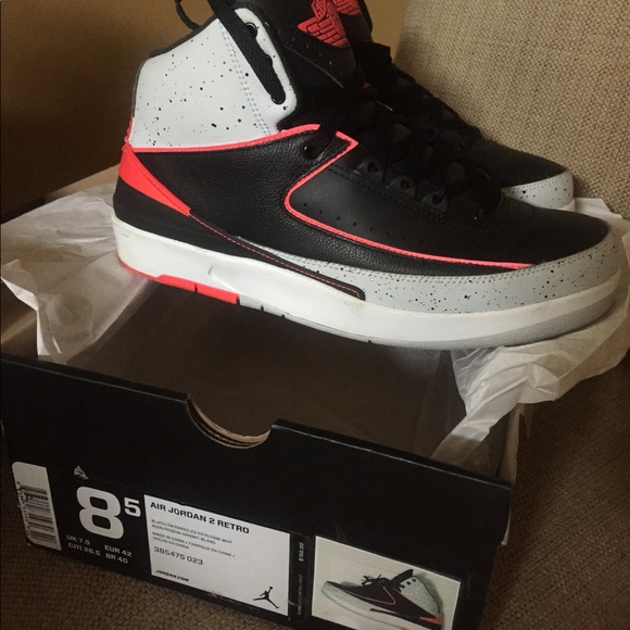 Air Jordan's Retro 2 - Picture 3 of 4